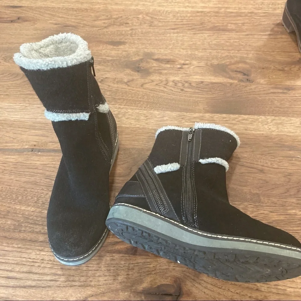White Mountain sz 7 black suede Teague boots